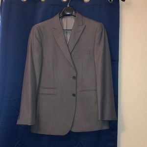 Men’s gray suit jacket